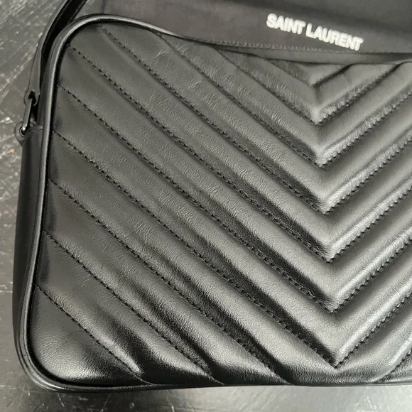 YSL LOU CAMERA BAG IN QUILTED LEATHER - Picture 11 of 17